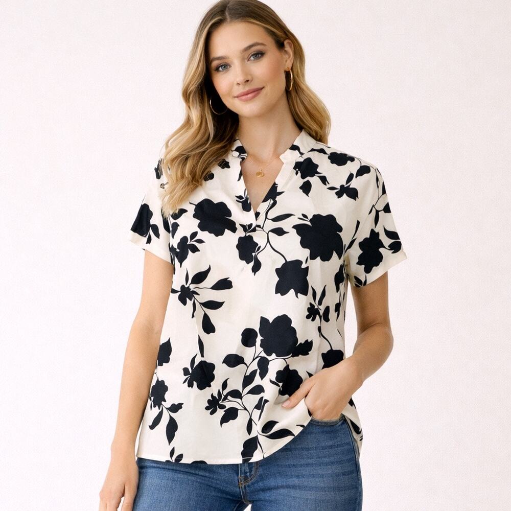 NWT Black Floral Short Sleeve V-Neck Blouse Large X9
